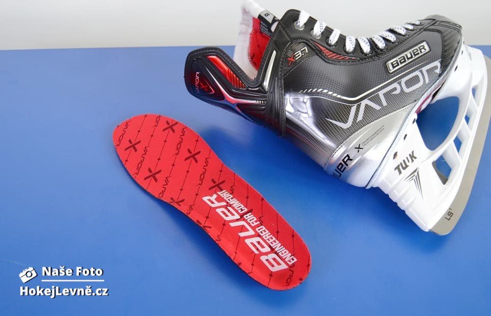 Hokejové brusle Bauer Vapor X3.7 Intermediate