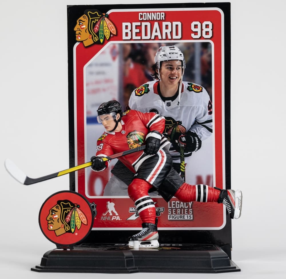 Figurka NHL McFarlane Connor Bedard Červená