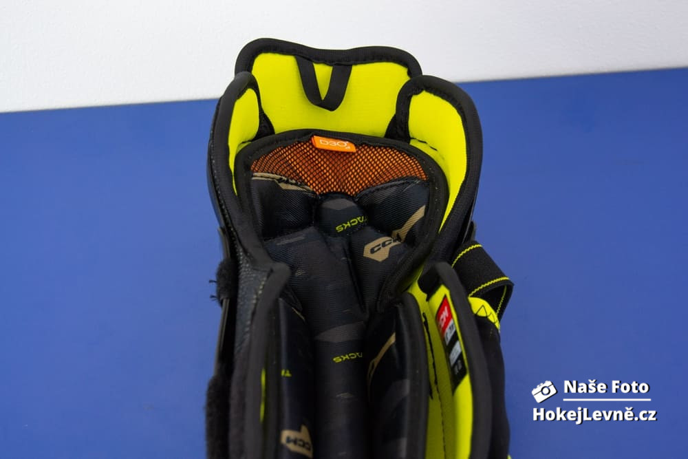 Chrániče holení CCM Tacks AS-V PRO Yth