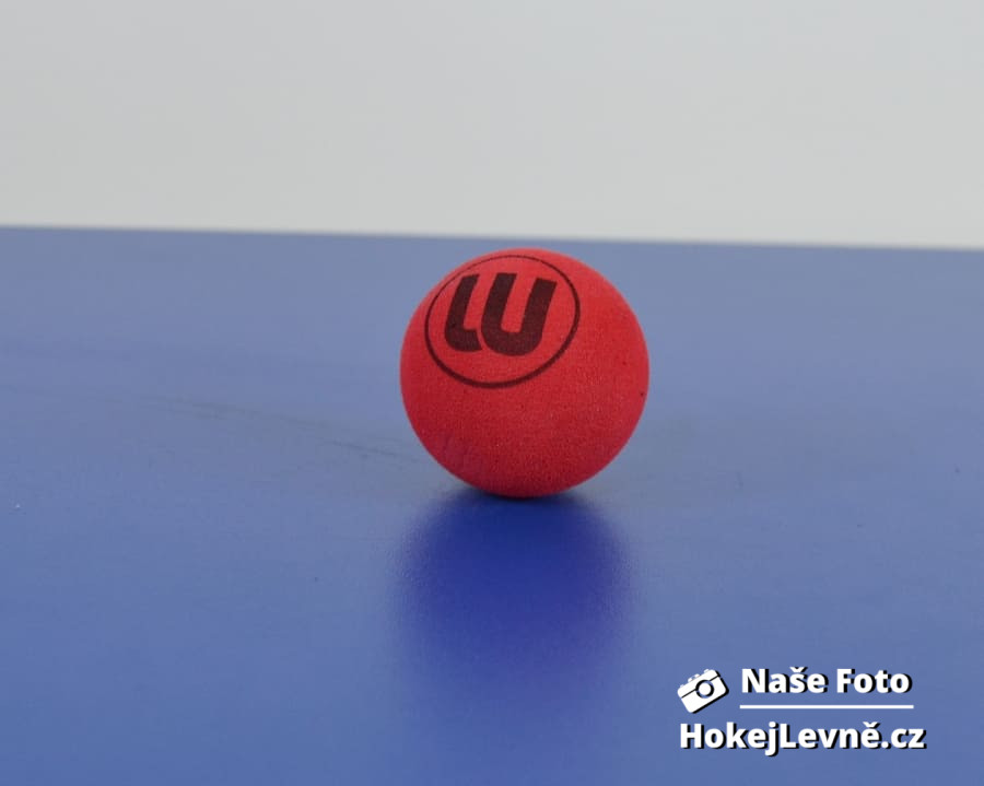 Pěnový míček Winnwell červený